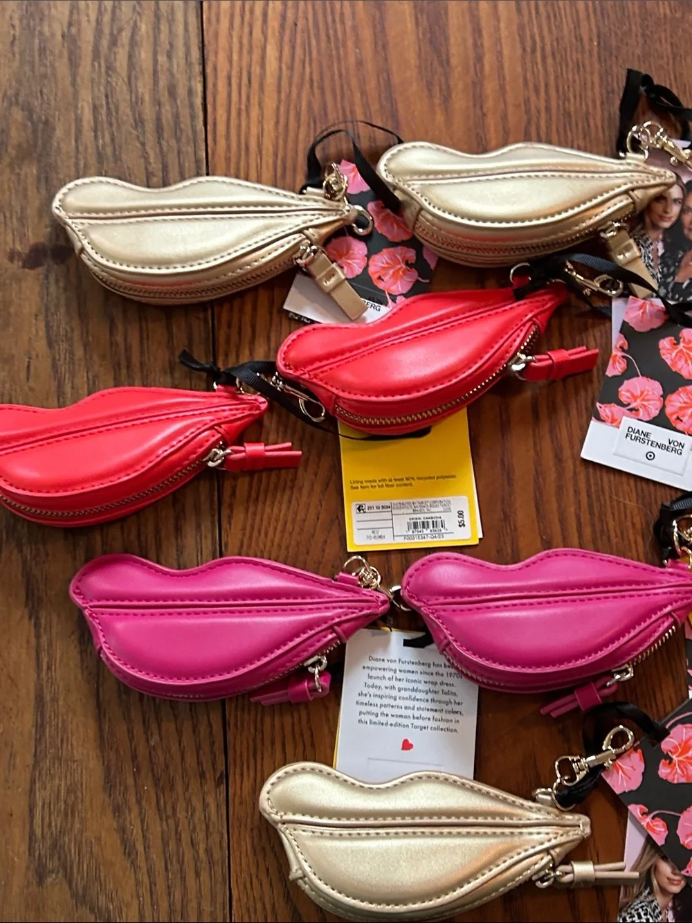 Diane Von Furstenberg Lipstick 💄👄 micro  case w/key chain Set of 7 Great Gifts